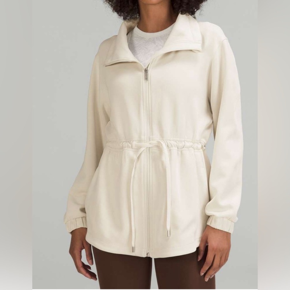 Women’s Cream Zip-Front Drawstring Jacket